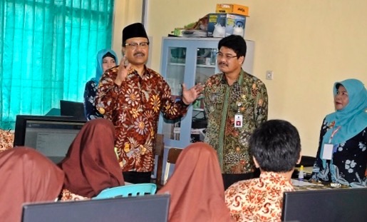 Gus Ipul sidak 3 SMA di Kabupaten Sidoarjo, Kamis (13/4).