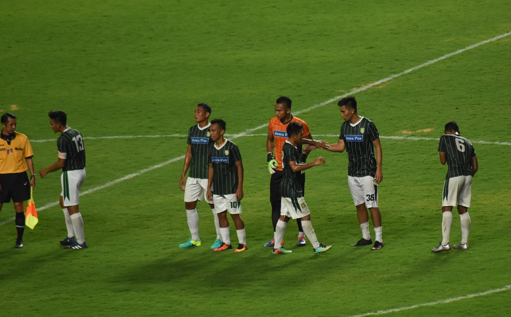 Persebaya Surabaya, keluhkan krisis pemain belakang jelang bergulirnya kompetisi Liga 2. (foto: ngopibareng.id)