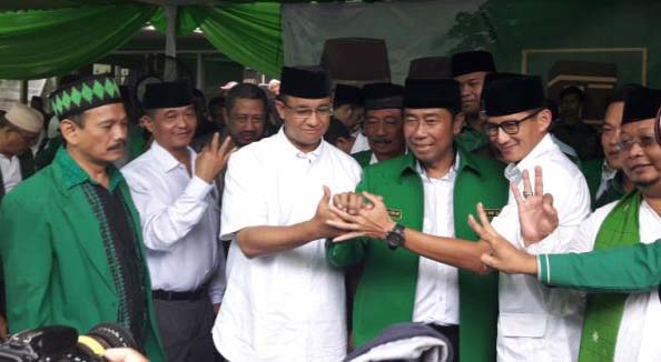 Pasangan Calon Anies dan Sandi menghadiri deklarasi dukungan hari Jumat (14/4) di Jakarta.