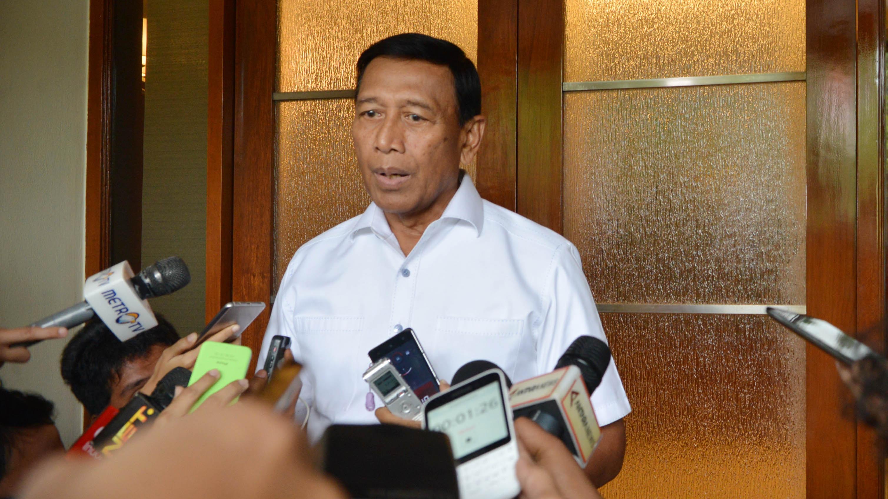 Menteri Koordinator Politik Hukum dan Keamanan Wiranto.