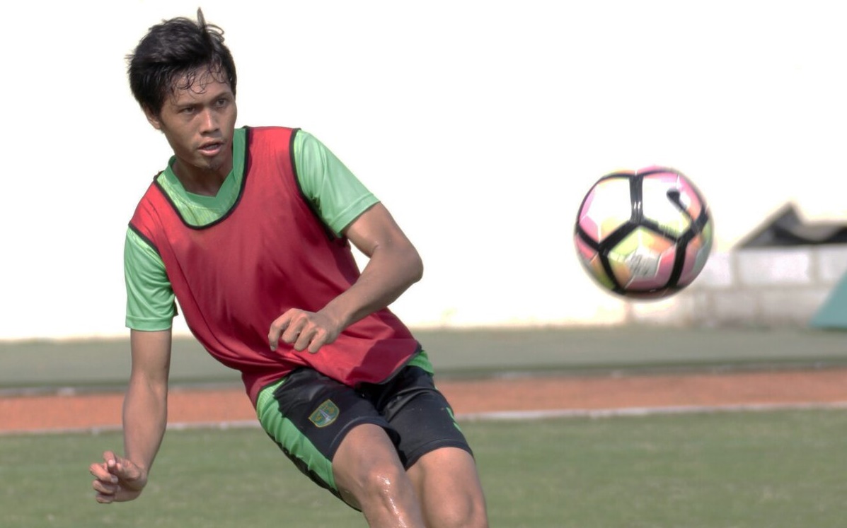 Mardiono pemain yang baru di rekrut Persebaya Surabaya, guna menutupi kekurangan di lini serang mereka. (foto: official Persebaya)