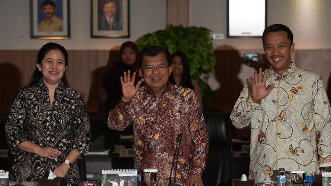 Wakil Presiden RI Jusuf Kalla dalam jamuan makan malam bersama perwakilan induk organisasi olahraga Pengurus Besar (PB) yang bertanding di Asian Games 2018 di Istana Wakil Presiden, Rabu (10/5). (foto: antara)