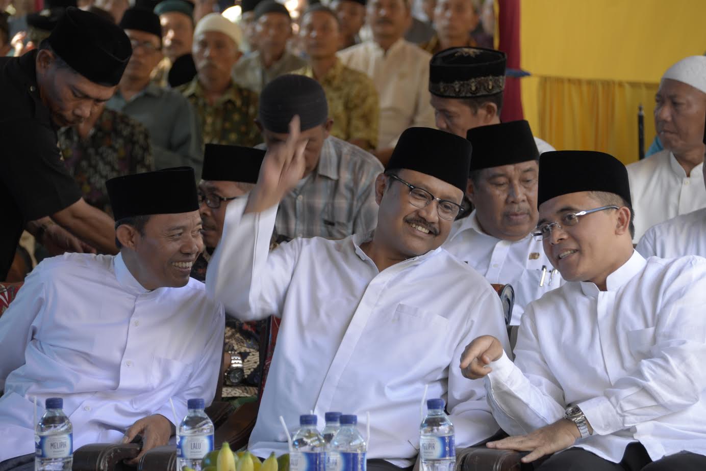 Wagub Jatim Drs Saifullah Yusuf didampingi Bupati Banyuwangi Hadiri Haul dan Harlah 70 Tahun Pendiri dan Pengasuh Yayasan Pendidikan Islam Pesantren Bustanul Makmur Kebonrejo Genteng Kabupaten Banyuwangi, Rabu (17/5)