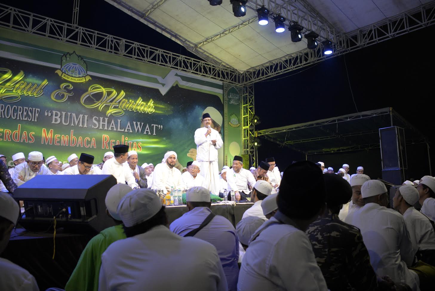 Wagub Jatim Saifullah Yusuf Hadiri Haul dan Harlah Pesantren Progresif Bumi Sholawat dengan Tema Cerdas Membaca Realitas di PP Bumi Sholawat Sidoarjo, Senin (22/5) malam.