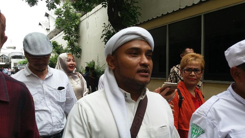 Tokoh Front Pembela Islam Habib Novel Bamukmin.