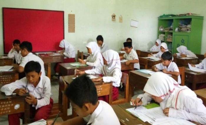 Siswa sekolah Madrasah Diniyah. (foto:dokumentasi)