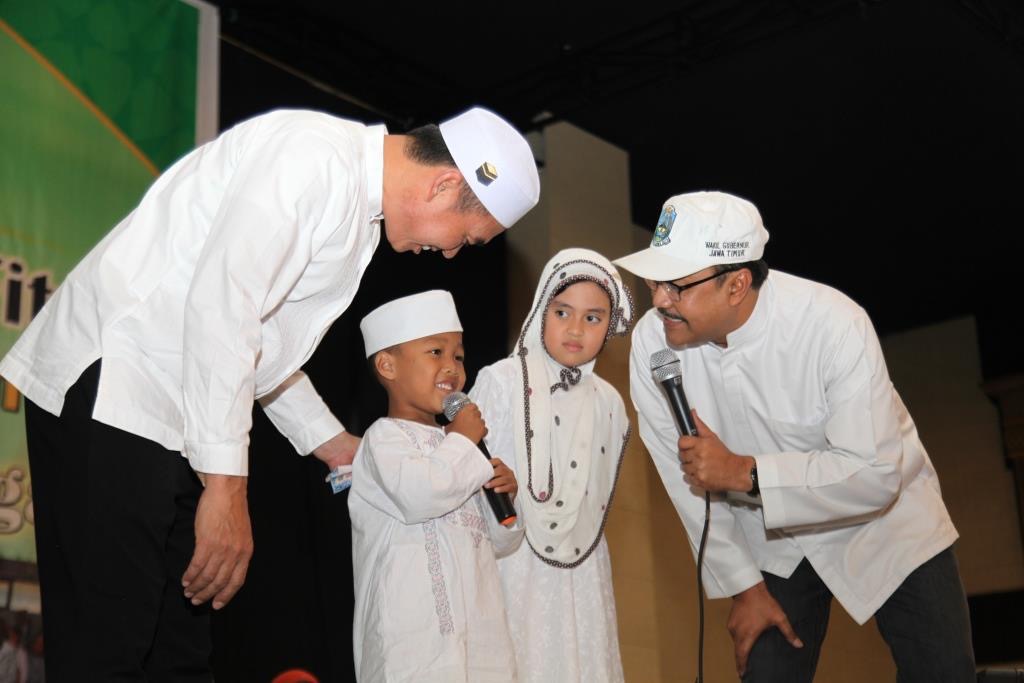 Saifullah Yusuf (Gus Ipul) menghadiri santunan 6000 anak yatim, di Baiduri  Ballroom Jl Raya Tlogomas no 1 kel Tlogomas, Kec Lowokwaru Kota Malang. Minggu (18/6). (Foto: Humas Pemprov)