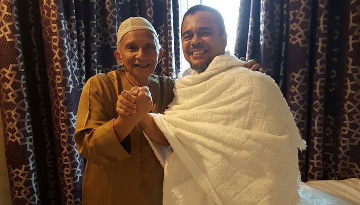 Foto-foto pertemuan yang sudah beredar memperlihatkan keakraban Amin Rais dan Rizieq Shihab. (Foto: Istimewa)