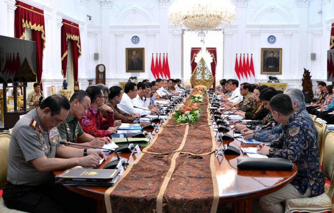 PARIPURNA: Presiden Jokowi memimpin Sidang Kabinet Paripurna menjelang Lebaran 2017. (Foto Biro Pers/Setpres)