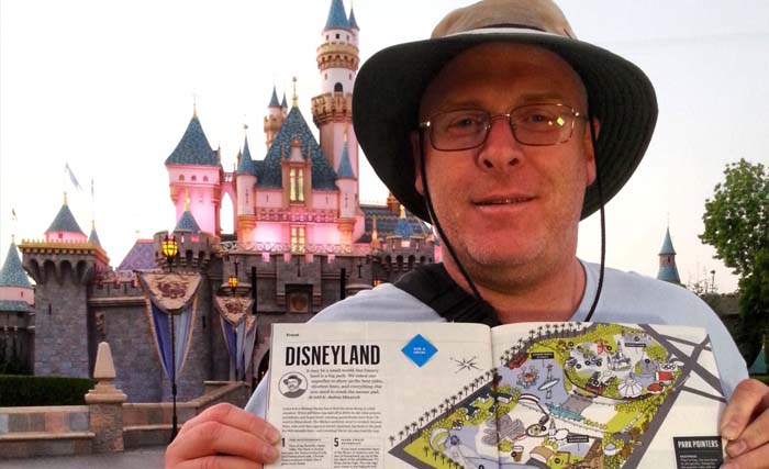 Jeff Reitz, pensiunan angkatan udara AS setiap hari selama dua ribu hari ke Disneyland. (foto:disneyexaminer)