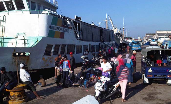 Suasana Pelabuhan Kalianget, Kabupaten Sumenep. (foto:jatimtimes)