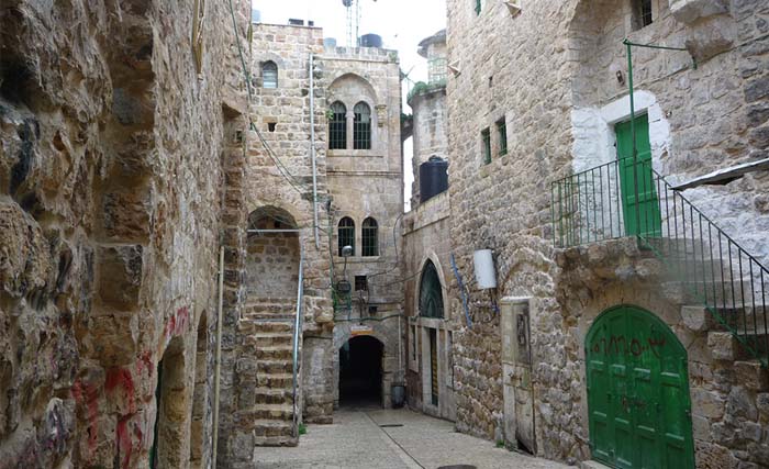 Salah satu sudut kota tua Hebro, di Tepi Barat, Palestina ditetapkan oleh UNESCO sebagai warisan dunia yang hampir punah. (foto:dokumentasi)