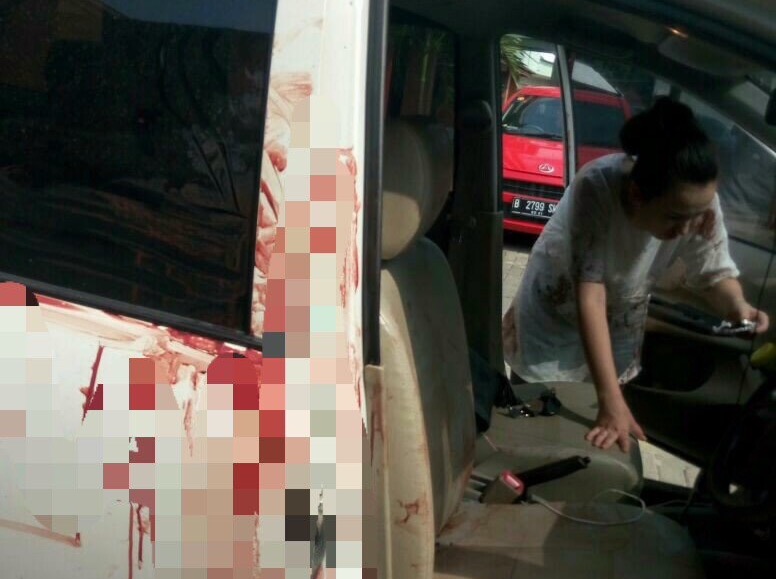 Kondisi mobil Hermansyah paska insiden pembacokan. (Foto: Istimewa.)