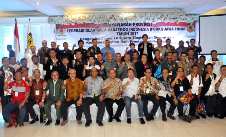 Pengurus yang hadir dalam Musyawarah Provinsi Federasi Olahraga Karate-Do Indonesia Jawa Timur. (foto: istimewa) 