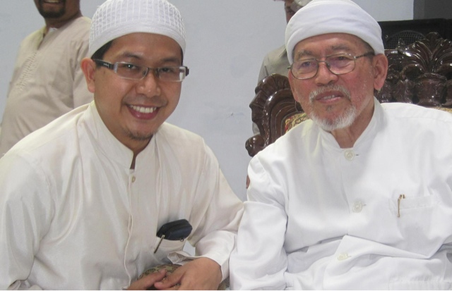 Ustadz Faris Khoirul Anam bersama KH M Basori Alwi Singosari Malang