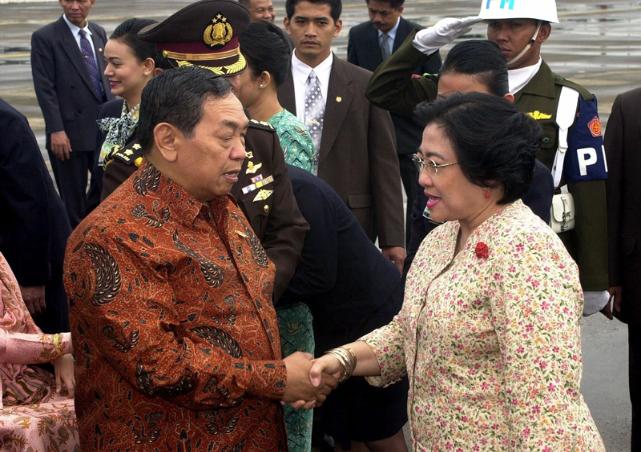 Megawati Soekarnoputri, tetap bersahabat dengan Gus Dur (almarhum)