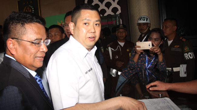 Hakim tinggal Pengadilan Negeri Jakarta Selatan, menolak gugatan praperadilan Hary Tanoesoedibjo terkait penetapan tersangka oleh Bareskrim Polri. (ANTARA FOTO/Reno Esnir)