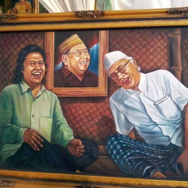 Gus Mus bersama Cak Nun (Emha Ainun Nadib). (foto: repro foto istimewa)