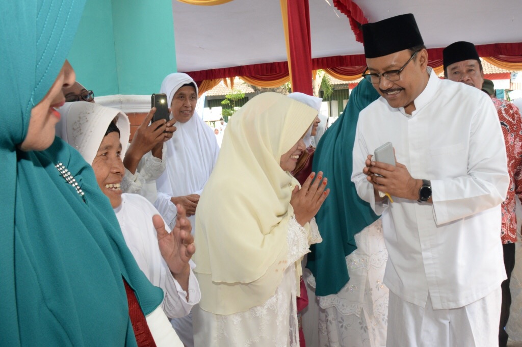 Wagub Jatim Saifullah Yusuf bersama ribuan Muslimat NU Lamongan