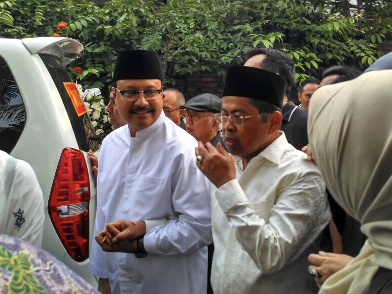 Idrus Marham bersama Saifullah Yusuf saat melayat ke rumah duka Basofi Soedirman