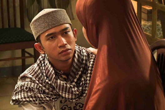 PEMAIN: Alfie Alfandy dalam sebuah adegan film "Hijrah Cinta". (foto: istimewa)