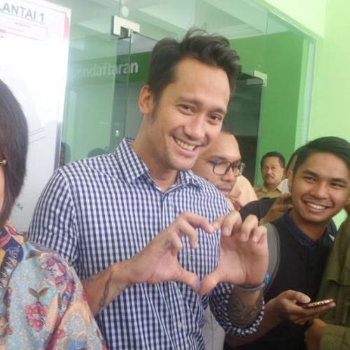 Artis Tora Sudiro akhirnya diperbolehkan pulang setelah hampir satu pekan menjalani rehabilitasi di Rumah Sakit Ketergantungan Obat (RSKO), Cibubur, Jakarta. 