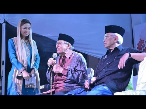 M Quraish Shihab bersama Najwa Shihab dan Gus Mus.