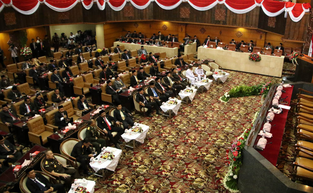 Suasana sidang paripurna istimewa mendengarkan pidato kenegaraan di Gedung DPRD Jawa Timur, Rabu (16/8/2017)