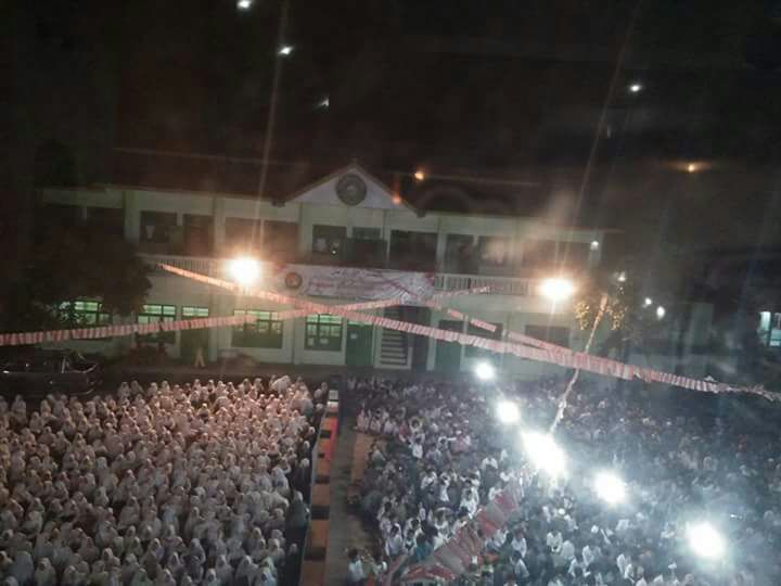 Malam Tirakatan berlangsung di Pesantren Tremas, Pacitan, Rabu (16/8/2017) malam ini. (foto: istimewa)