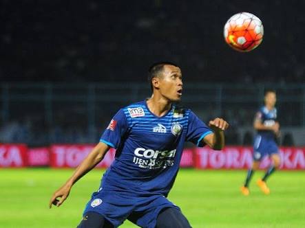 Sunarto saat masih membela Arema.