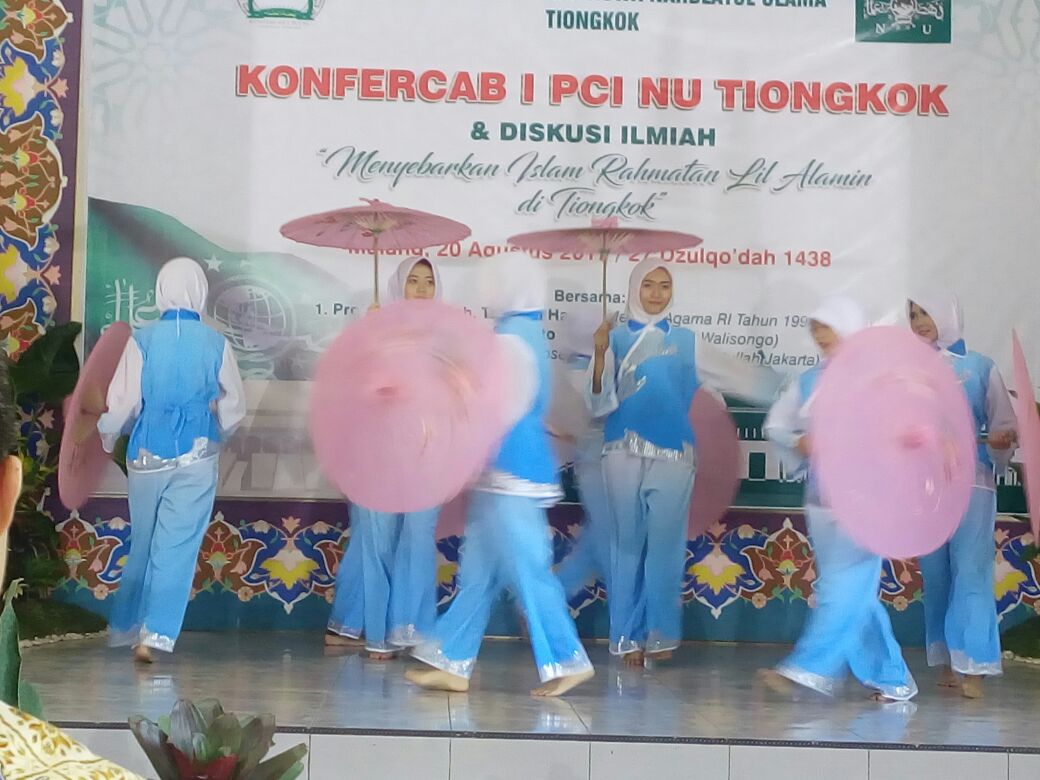 DAKWAH: Sebuah tari pada Konfercab PCI NU Tiongkok. (foto:ngopibareng.id)