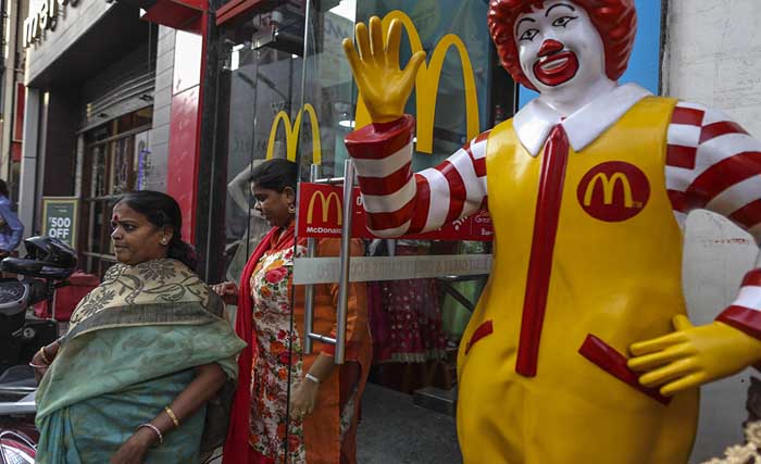 Restoran McDonald di New Delhi India, yang akan ditutup. (foto: dokumentasi)