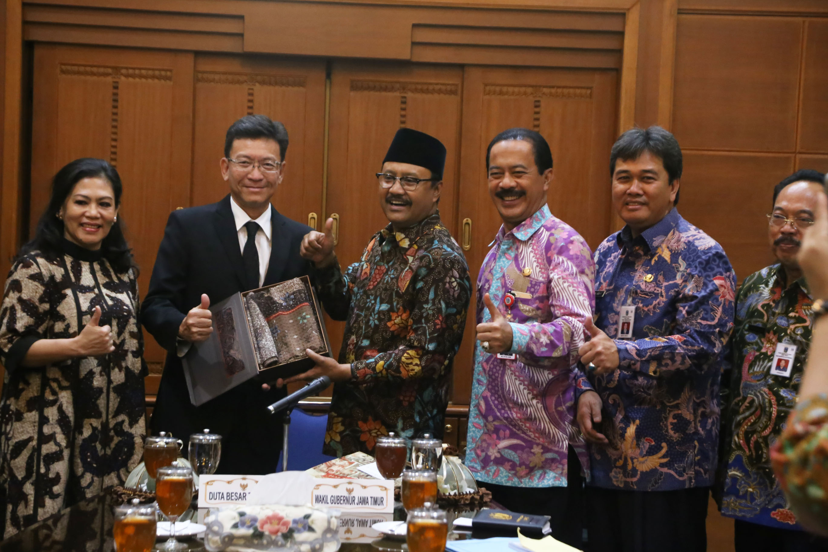 Wagub Jatim Saifullah Yusuf saat bertemu dengan Dubes Thailand untuk Indonesia, Selasa (29/8/2017)