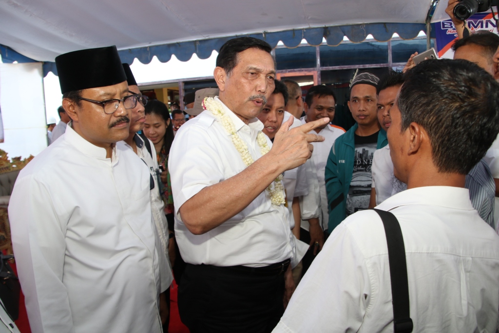 Wagub Jatim Saifullah Yusuf saat mendampingi Menko Maritim Luhut Panjaitan di Madura, Rabu (30/8/2017).