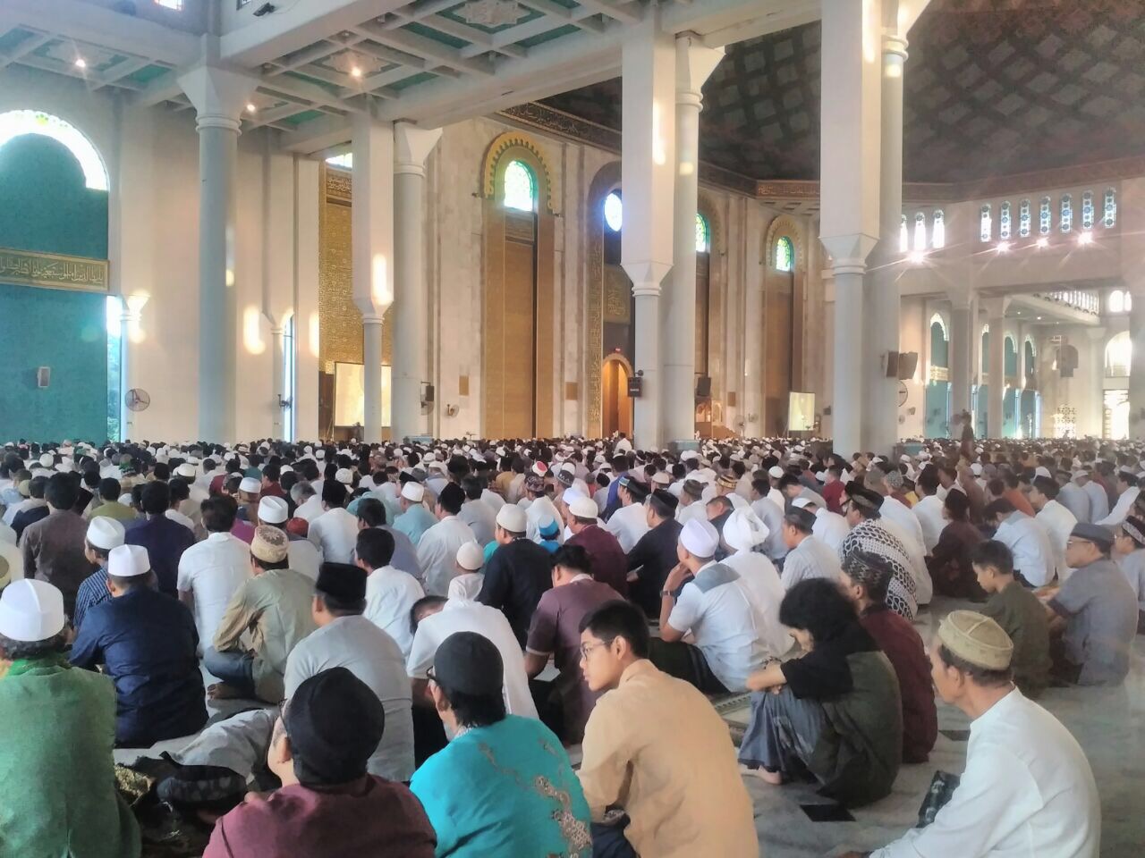 Jemaah Shalat Idul Kurban di Masjid Al Akbar, Jumat (1/9/2017).