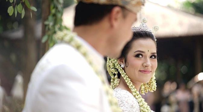 Hamish Daud dan Raisa Andriana sah menjadi suami istri pada hari ini, Minggu (3/9). (Foto: @thebridestory)