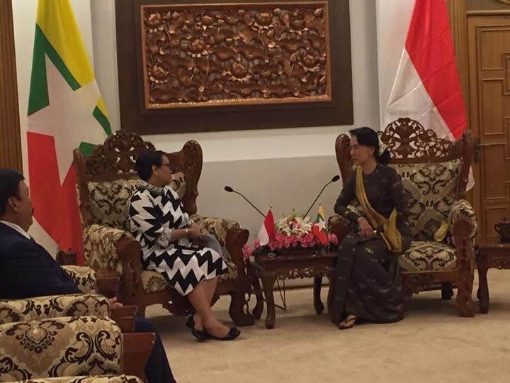 FORMULA INDONESIA: Menlu RI Retno Marsudi menemui pemimpin Myanmar Daw Aung San Suu Kyi.