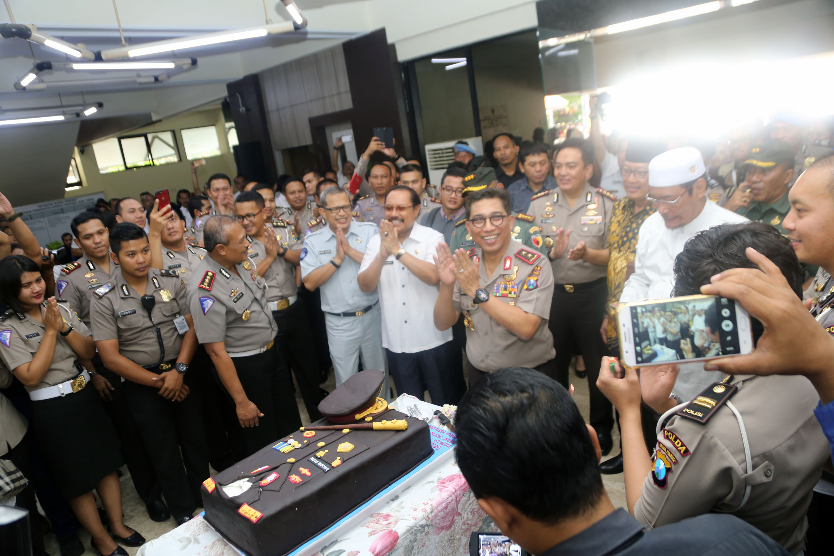 Sejumlah pejabat saat launching e-smart samsat, Rabu (6/9/2017).