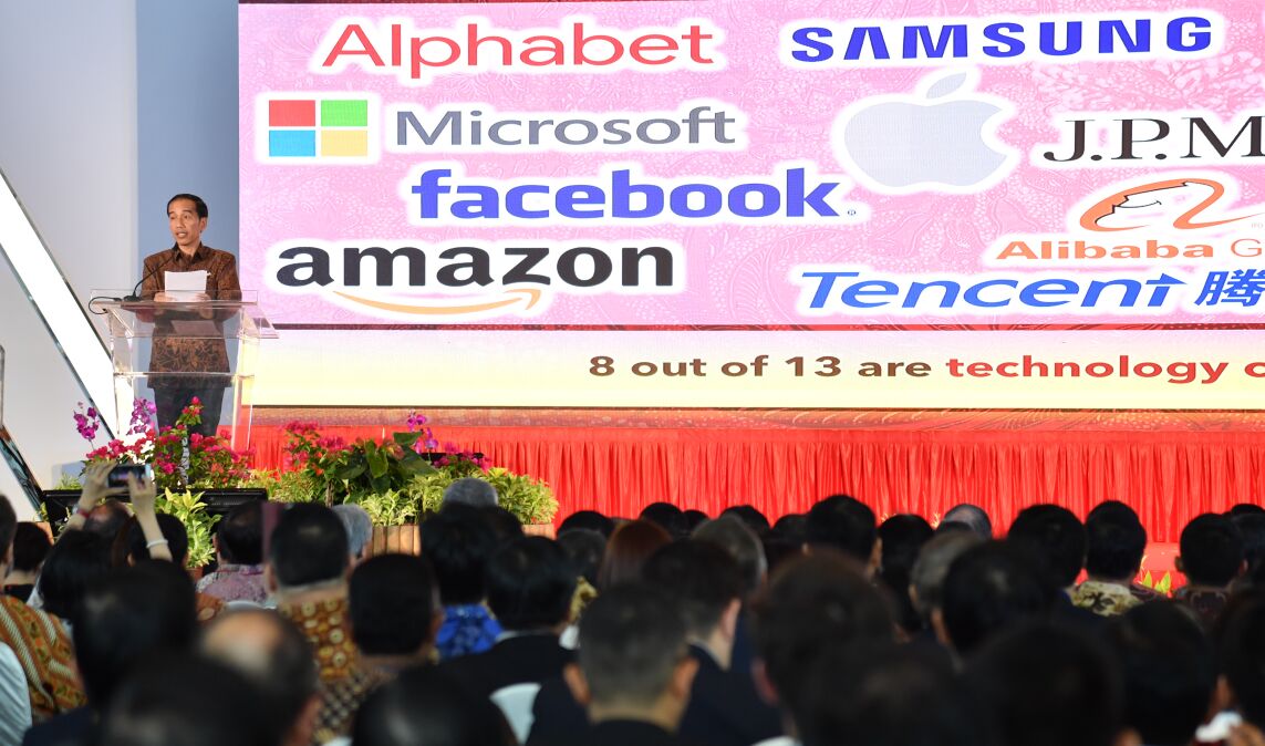 Presiden Joko Widodo menjadi pembicara kunci dalam Indonesia-Singapore Business Forum, di Marina Bay Cruise Center, Singapura, (7/9). (Foto: Biro Pers/Setpres) 