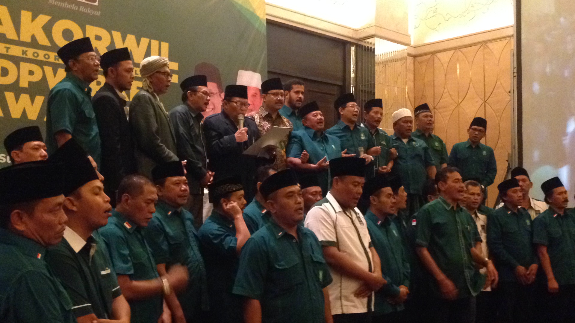 DPW dan DPC PKB Se-Jatim membacakan ikran pemenangan Gus Ipul di Pilgub Jatim 2018, Surabaya, Minggu 10 September 2017. (Foto: frd/ngopibareng.id)