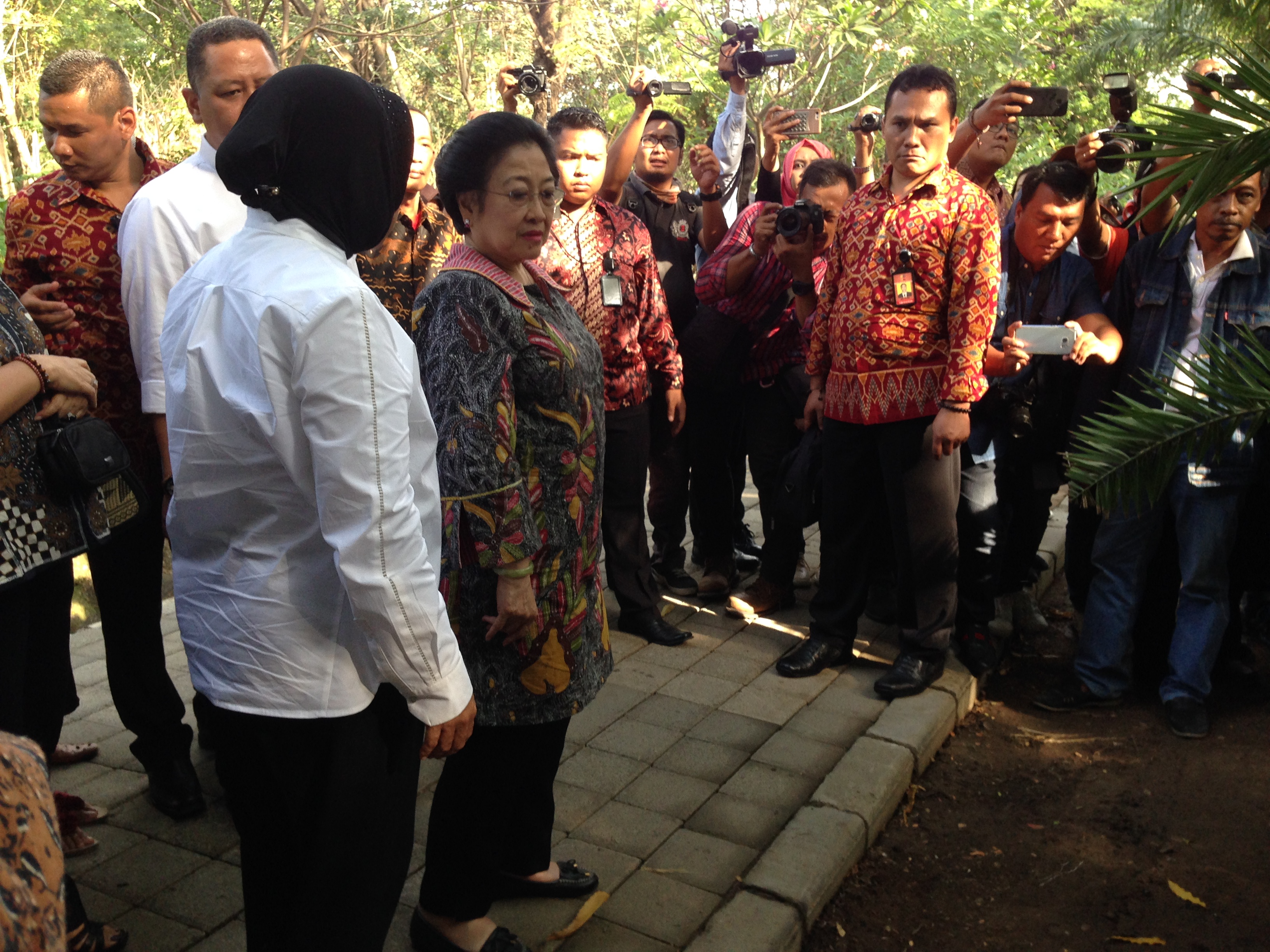 Ketua Umum PDIP Megawati Soekarnoputri, verkunjung ke Kebun Bibit Wonorejo. (Foto: frd/ngopibareng.id)