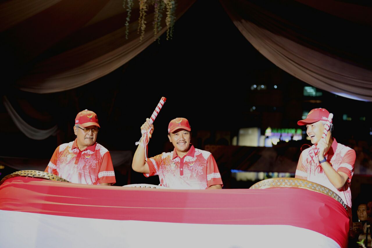 Menteri Kepemudaan dan Olahraga Imam Nahrawi resmi membuka POPNAS 2017 di Simpang Lima, Semarang, Jawa Tengah, tadi malam. foto:kemenpora