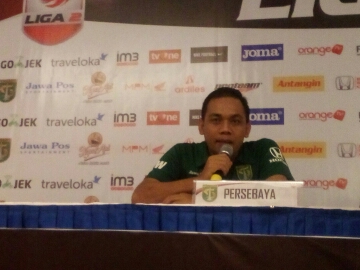 Direktur Tim Persebaya Surabaya Chandra Wahyudi, yang mengungkapkan bahwa timnya akan mengunci juara Grup 5 dengan mengalahkan Persinga Ngawi, besok sore di Stadion Gelora Bung Tomo, Surabaya. (foto:ngopibareng.id)