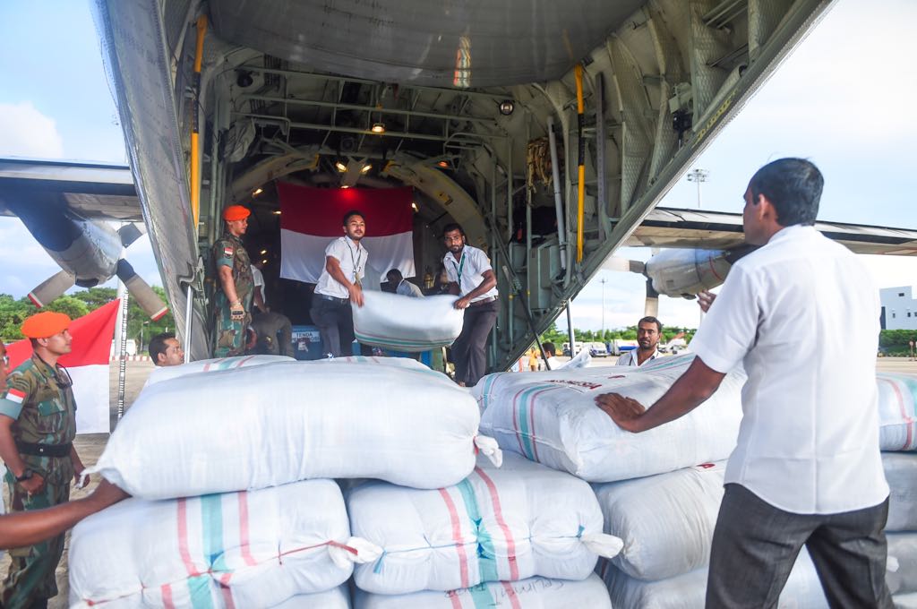 Bantuan kemanusiaan dari pemerintah RI kepada pengungsi Rakhine State. (Foto: Biro Pers/setpres) 