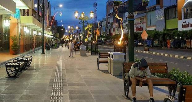 Suasana Malioboro malam hari