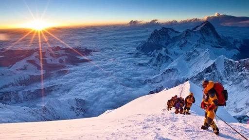 Ilustrasi pendaki di Everest