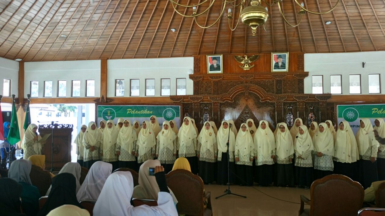 DILANTIK: Pimpinan Daerah Nasyiatul ‘Aisyiyah (PDNA) Kabupaten Sragen Periode 2016-2020 dilantik di Pendopo Bupati Sragen.