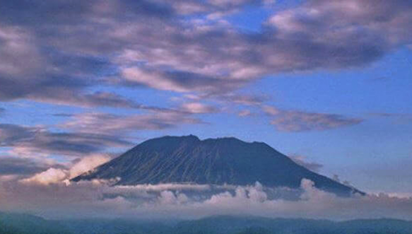 PLN sudah menyiapkan strategi untuk menghadapi bencana Gunung Agung. Saat ini, seluruh suplai listrik di kawasan Karangasem dipasok melalui Gardu Induk Amlapura yang masuk dalam kawasan rawan bencana Gunung Agung. (foto: istimewa)