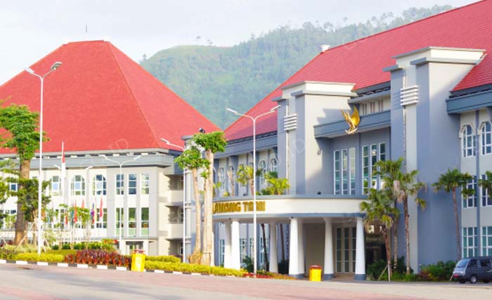 Kantor Pemkot Batu, yang dinamakan Gedung Among Tani. (foto: dokumentasi)