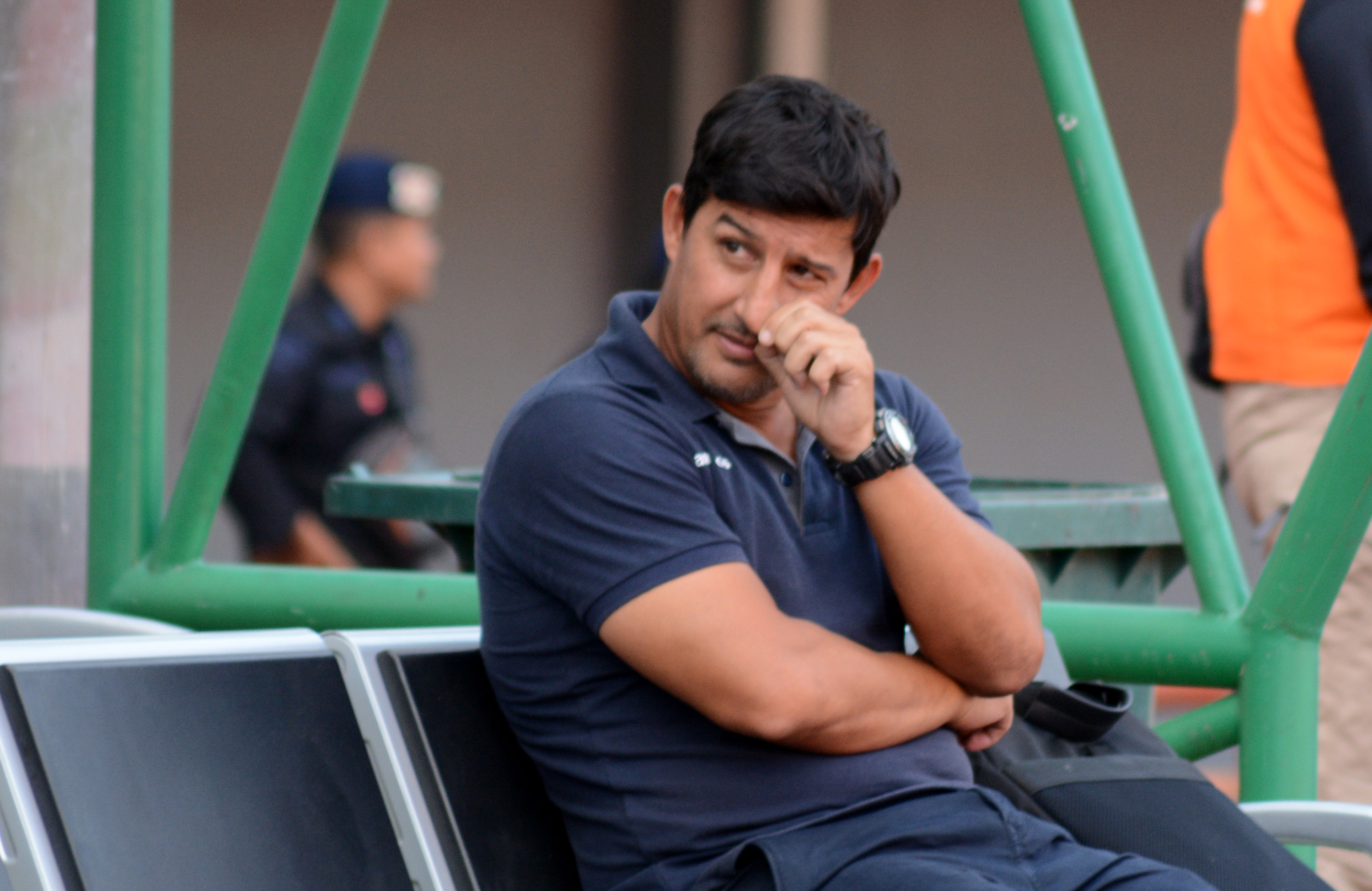 Pelatih Persebaya Surabaya Angel Alfredo Vera tengah membenahi lini belakang dan depan Bajol Ijo jelang lawan Semeru FC, Sabtu Besok. (foto: hrs/ngopibareng.id)
